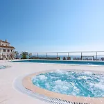 Club Apartment